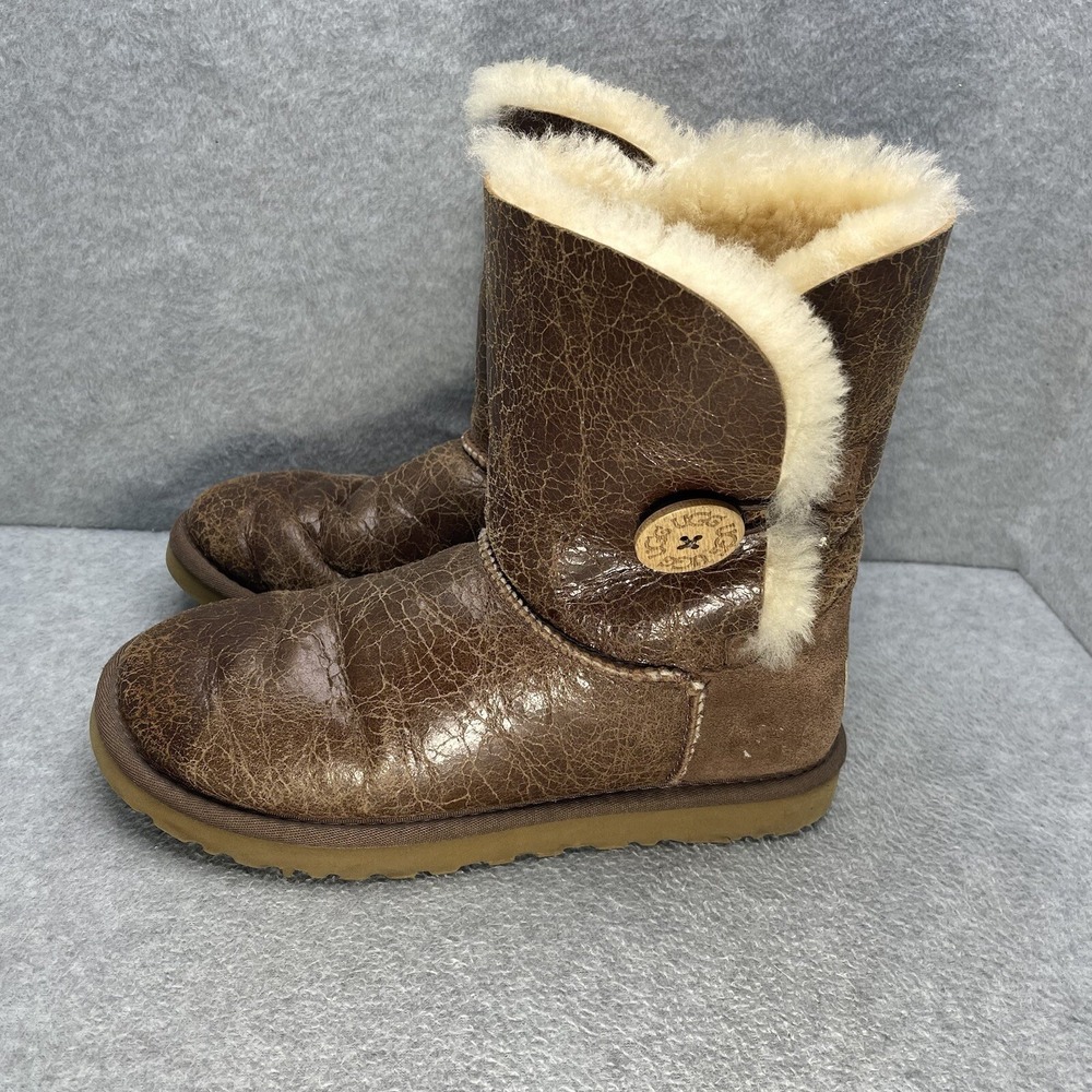 UGG Women's Bailey's Button Australia 1872 Boots Size 6 Brown Krinkle Leather